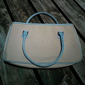 Maxx Shoulder Bag